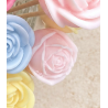 Fondant parfumé sur tige : Rose ( petite en bouton )
